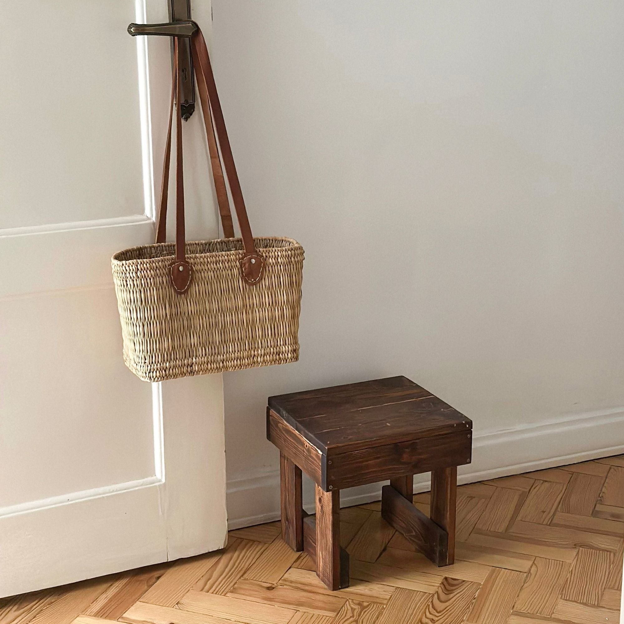 Temple wood chair