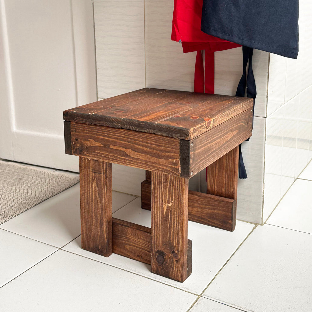 Temple wood chair
