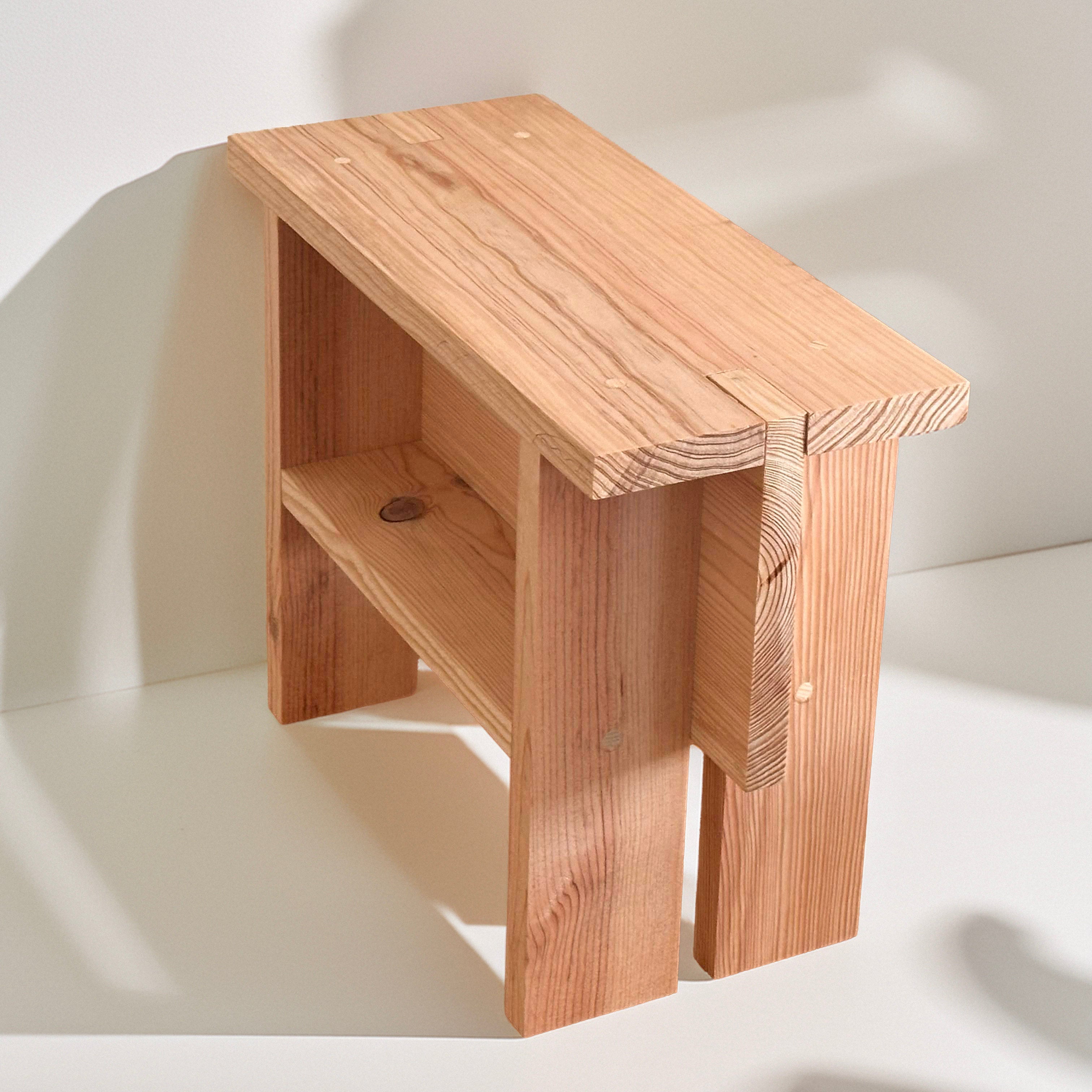 Scannu wood nightstand