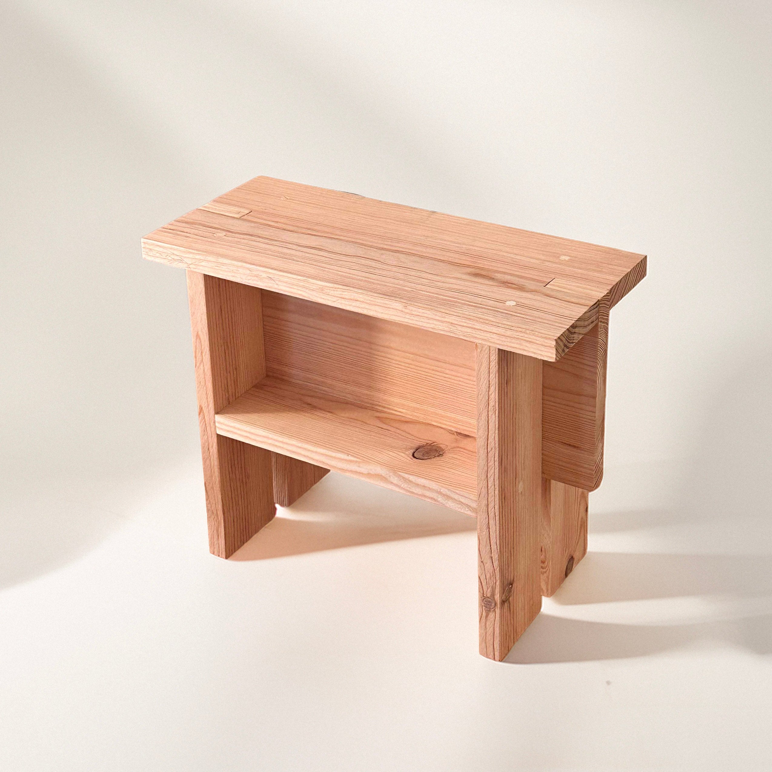 Scannu wood nightstand